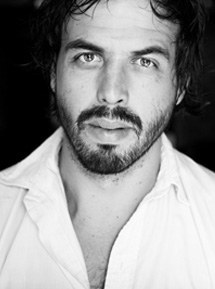 安格斯·桑普森 Angus Sampson