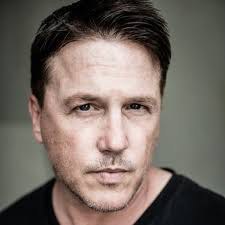 洛奇林·莫罗 Lochlyn Munro