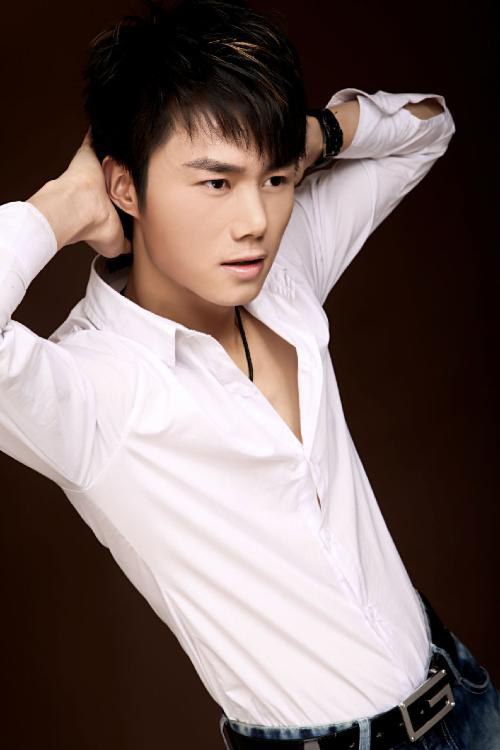 都日昭日格图 Feng Wang