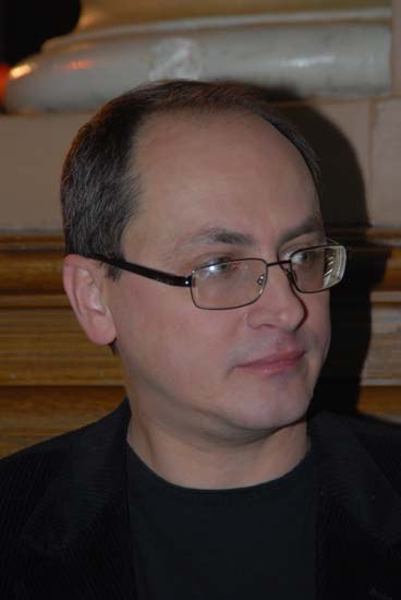 内伊·卡兰费 Nae Caranfil