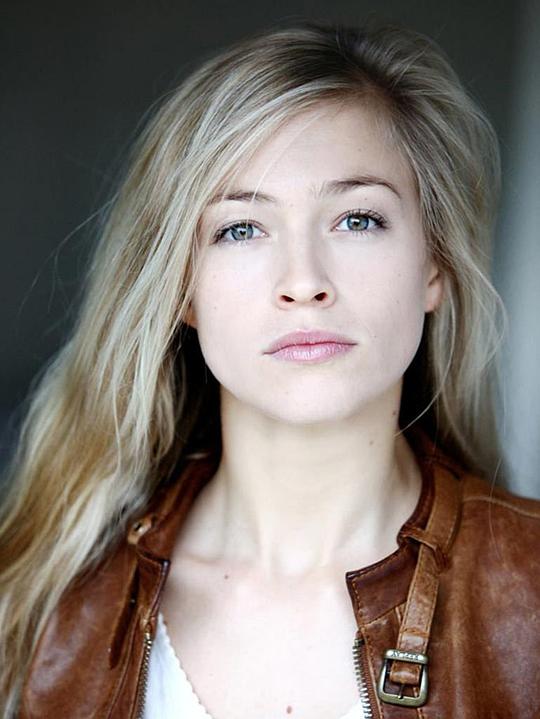 朱莉·恩格尔布雷希特 Julie Engelbrecht