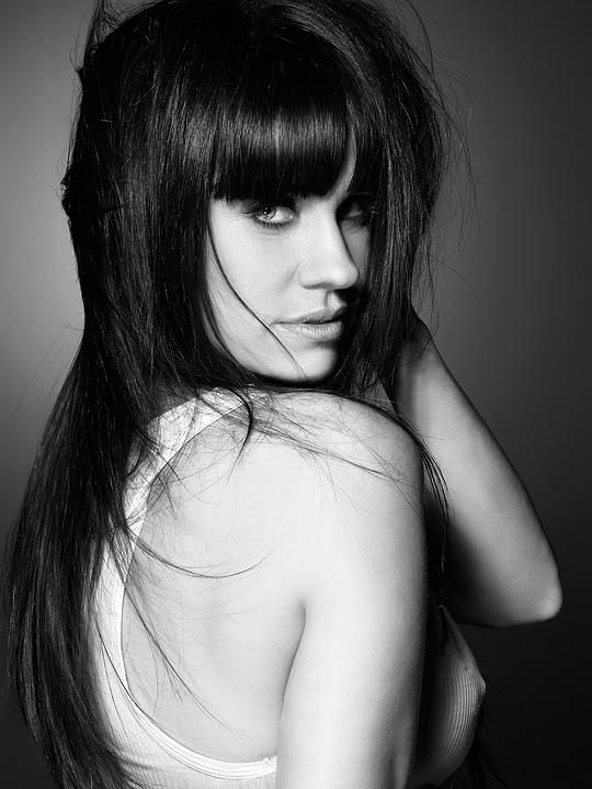 南希·杜普拉 Nancy Dupláa