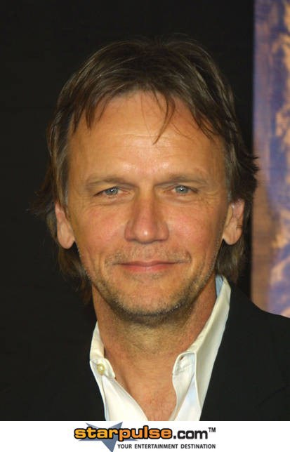 山姆·亨宁斯 Sam Hennings