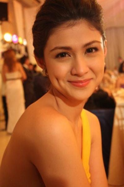 卡拉·阿贝拉娜 Carla Abellana
