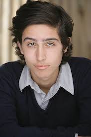 洛伦佐·詹姆斯·亨里 Lorenzo James Henrie