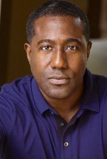 E·罗杰·米切尔 E. Roger Mitchell