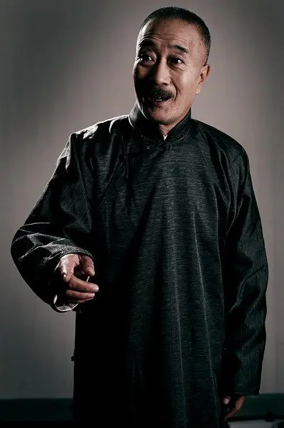 侯桐江 Tongjiang Hou
