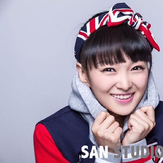 韦依 Yi Wei