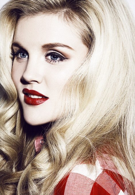 埃默拉尔德·芬内尔 Emerald Fennell