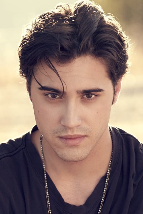 瑞恩·麦卡坦 Ryan McCartan