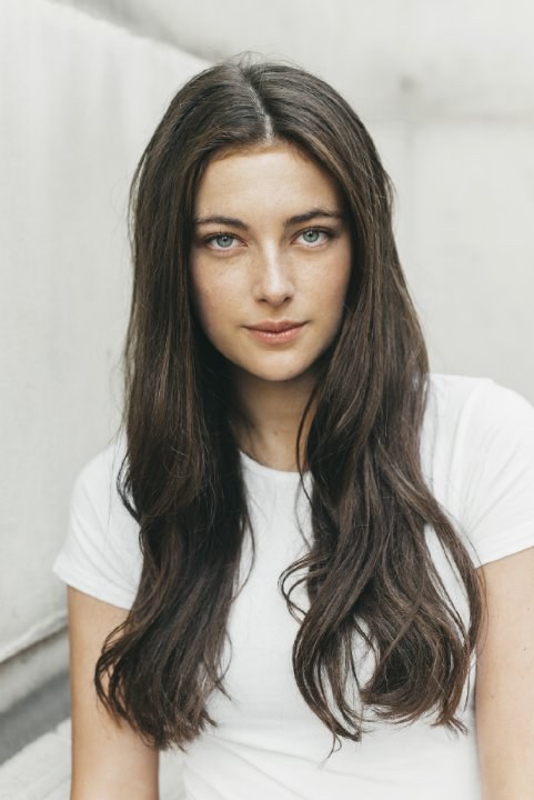 米莉·布拉迪 Millie Brady