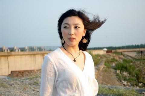 宁怡 Yi Ning