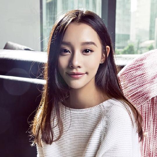 袁百梓卉 Baizihui Yuan