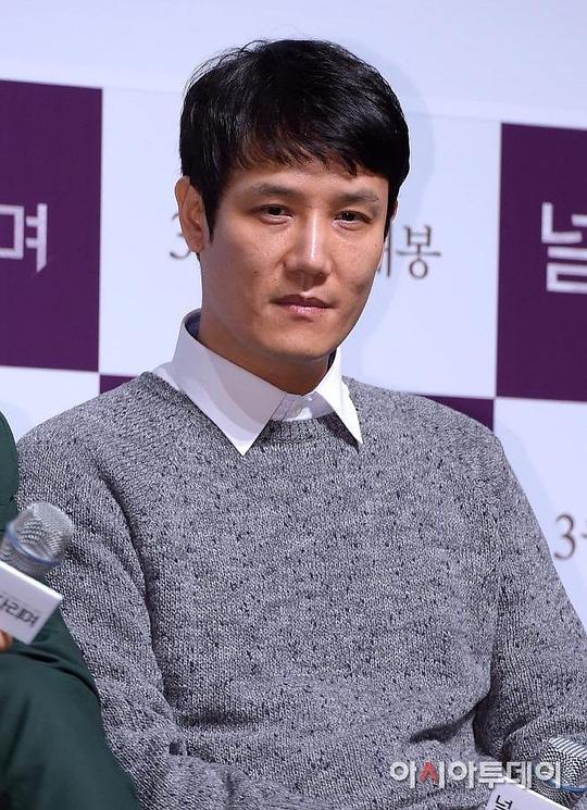 毛弘镇 Hong-jin Mo