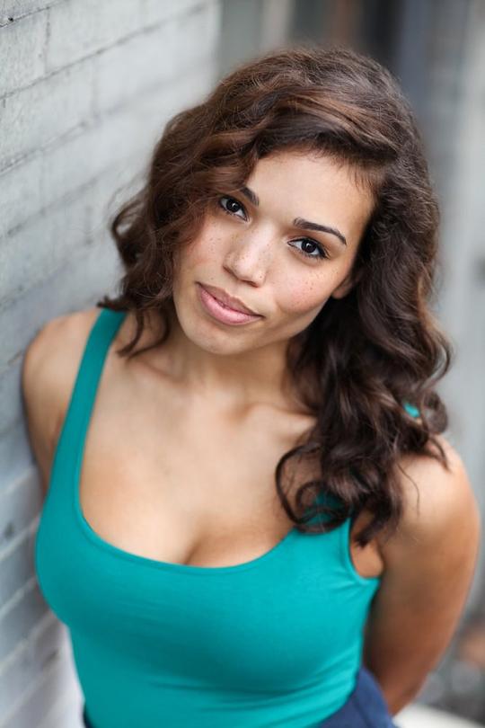 席亚拉·蕾妮 Ciara Renée