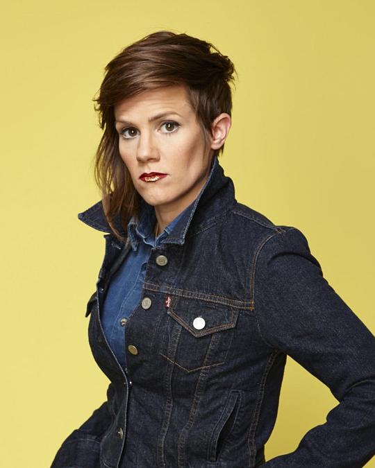 卡梅伦·埃斯波西托 Cameron Esposito