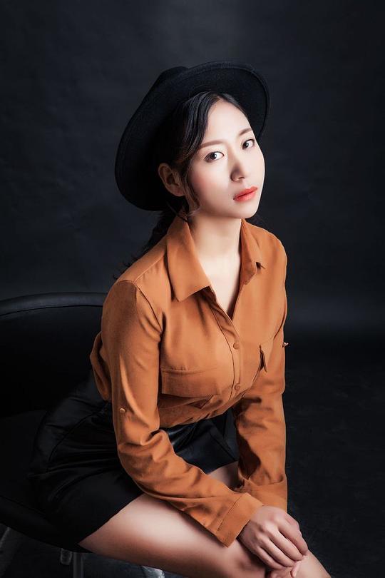涂玉芳 Yufang Tu