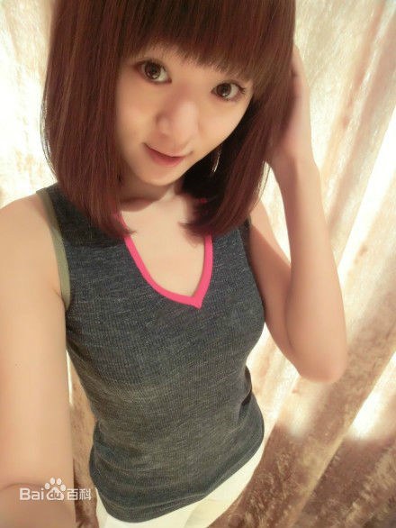 周弋楠 Yenan Zhou