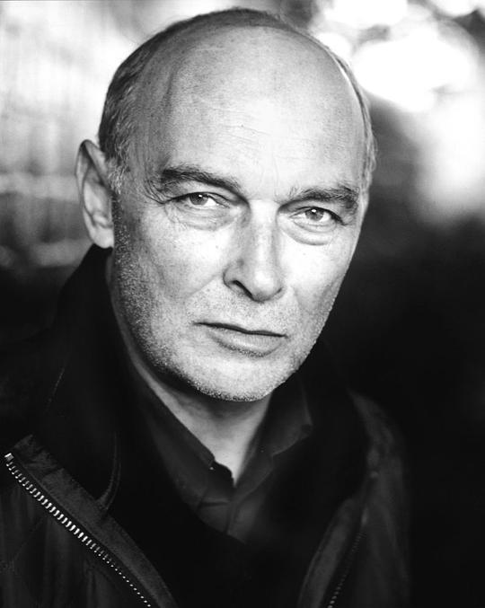 詹姆斯·福克纳 James Faulkner