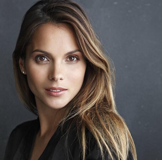 费尔南达·多罗吉 Fernanda Dorogi