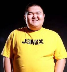 张洛晨 Luochen Zhang