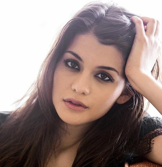 索菲亚·布莱克-德埃利亚 Sofia Black-D'Elia