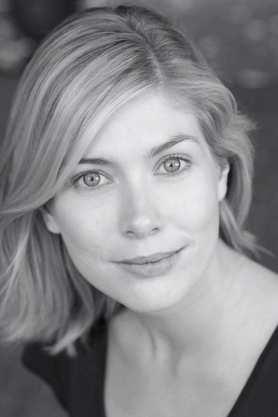 劳伦德拉蒙德 Lauren Drummond