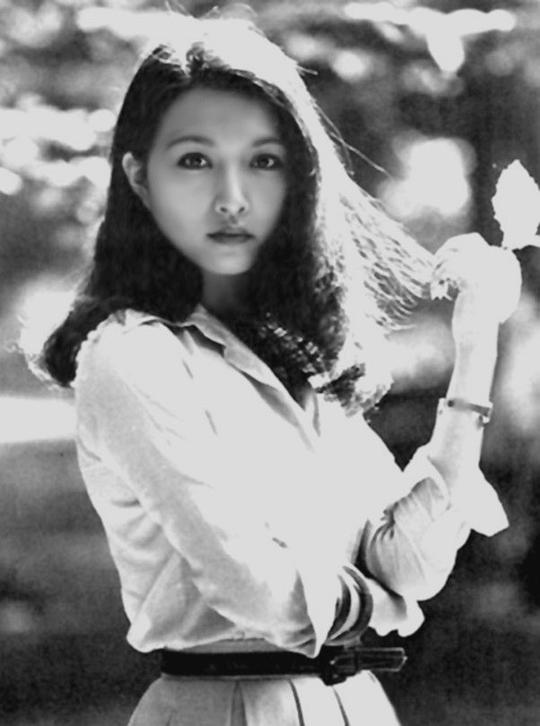 浅野真弓 Mayumi Asano