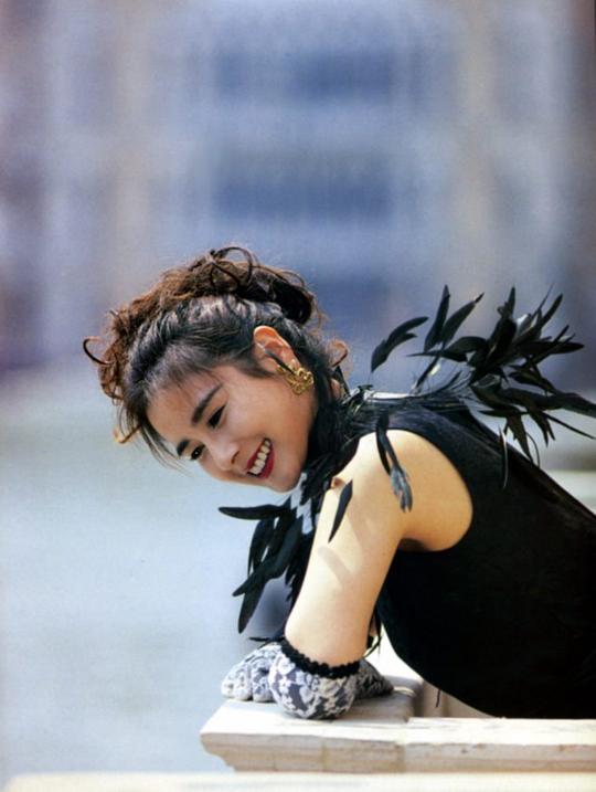 石原真理子 Mariko Ishihara