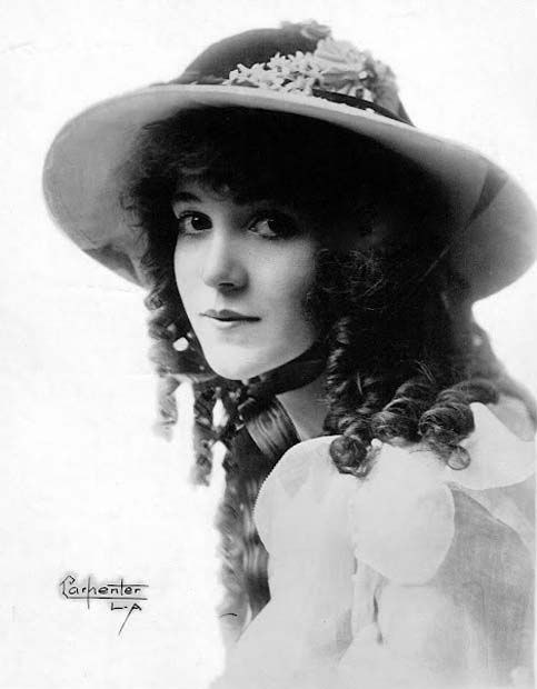 玛杰丽·威尔森 Margery Wilson