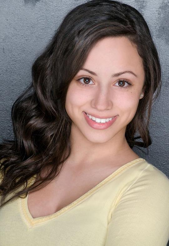 琪亚娜·玛黛拉 Kiana Madeira