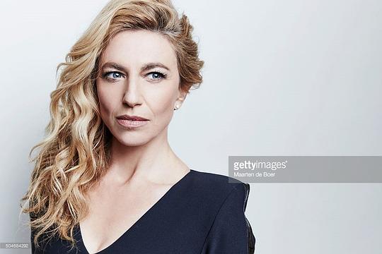 克劳迪娅·布莱克 Claudia Black