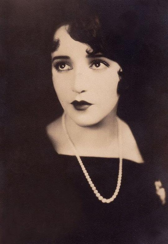 贝比·丹尼尔斯 Bebe Daniels