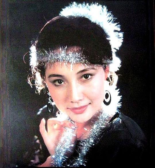 张晏 Yan Zhang