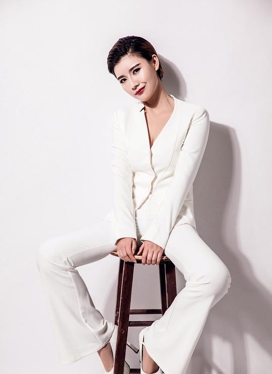 许秋文 Qiuwen Xu