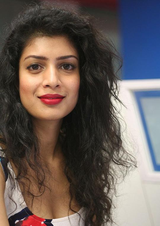 蒂娜·德赛 Tina Desai