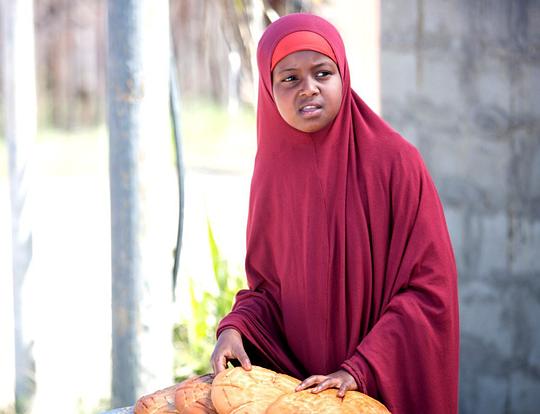 艾莎·塔蔻 Aisha Takow