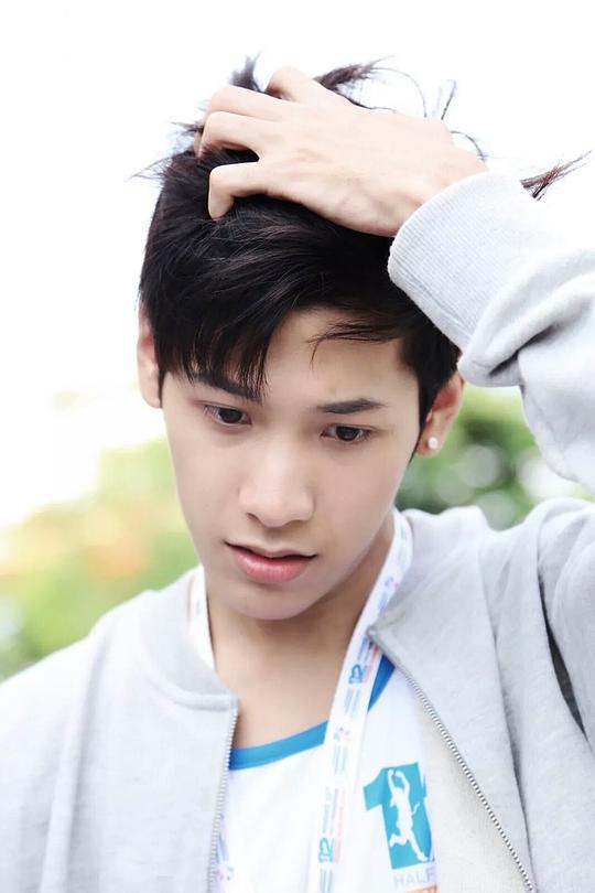 巴拉奇亚·鲁洛  Prachaya Ruangroj