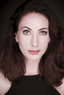 卡罗琳·博尔顿 Caroline Boulton