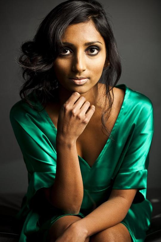 马尼克·古纳拉塔尼 Menik Gooneratne