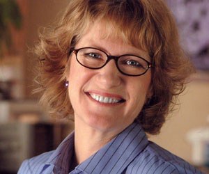 信达·亚当斯 Cinda Adams