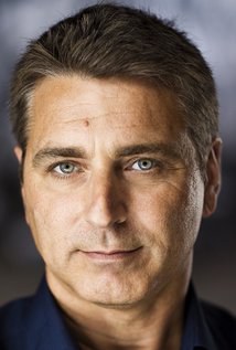 卡洛·厄萨吉安 Carlo Essagian