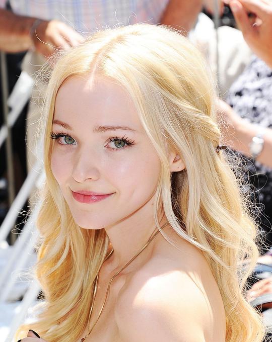 德芙·卡梅隆 Dove Cameron