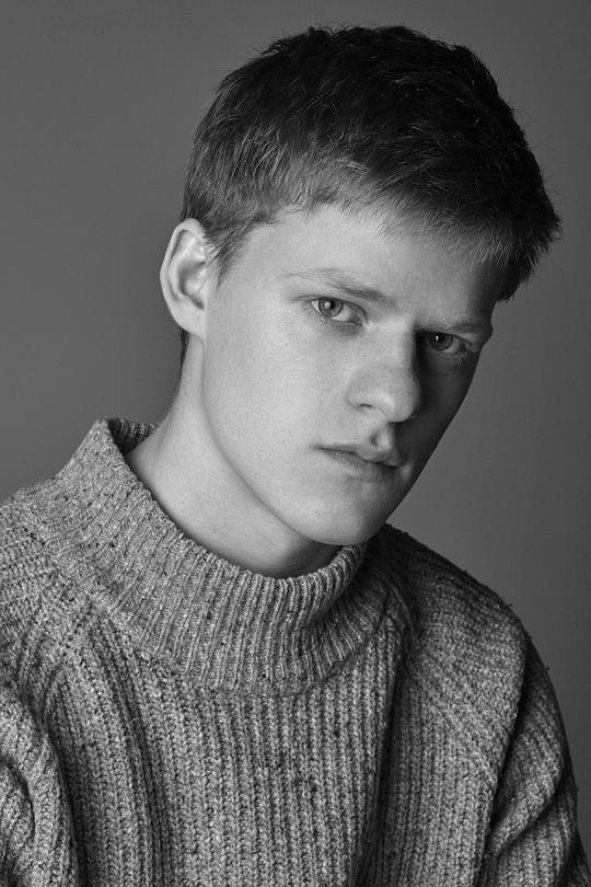 卢卡斯·赫奇斯 Lucas Hedges