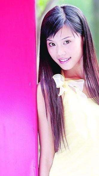 黄依夏可 Yixiake Huang