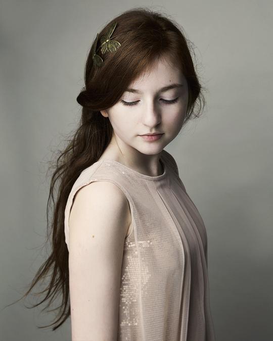 英迪拉·安格 Indira Ainger