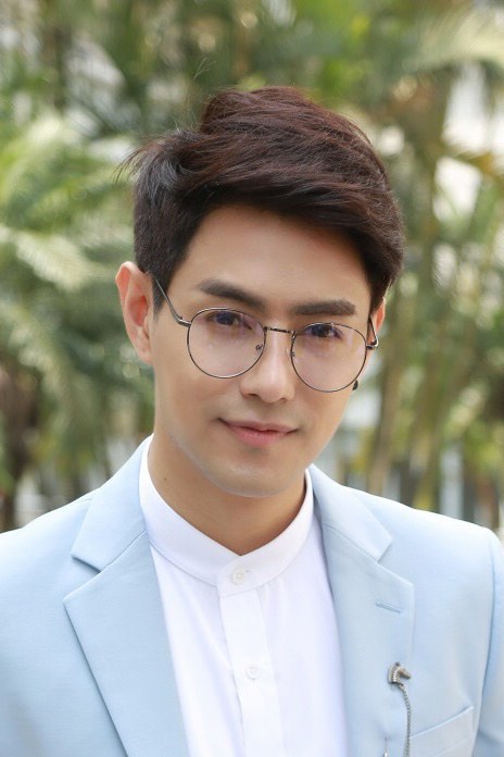 格黑干·马尼帕加潘 Kritsanagun Maneepagapun