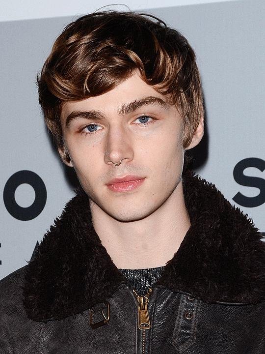 迈尔斯·赫尔泽 Miles Heizer