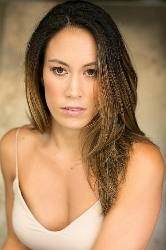 阿什莉·菲多 Ashlee Fidow