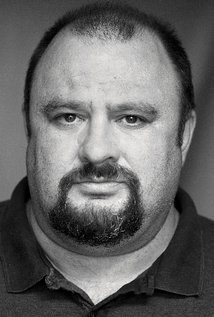 维克多·麦奎尔 Victor McGuire